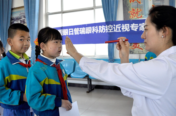 6月6日爱眼日，普瑞眼科走进新区源泰小学